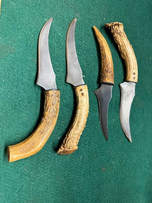 4 knives with deer antler handles